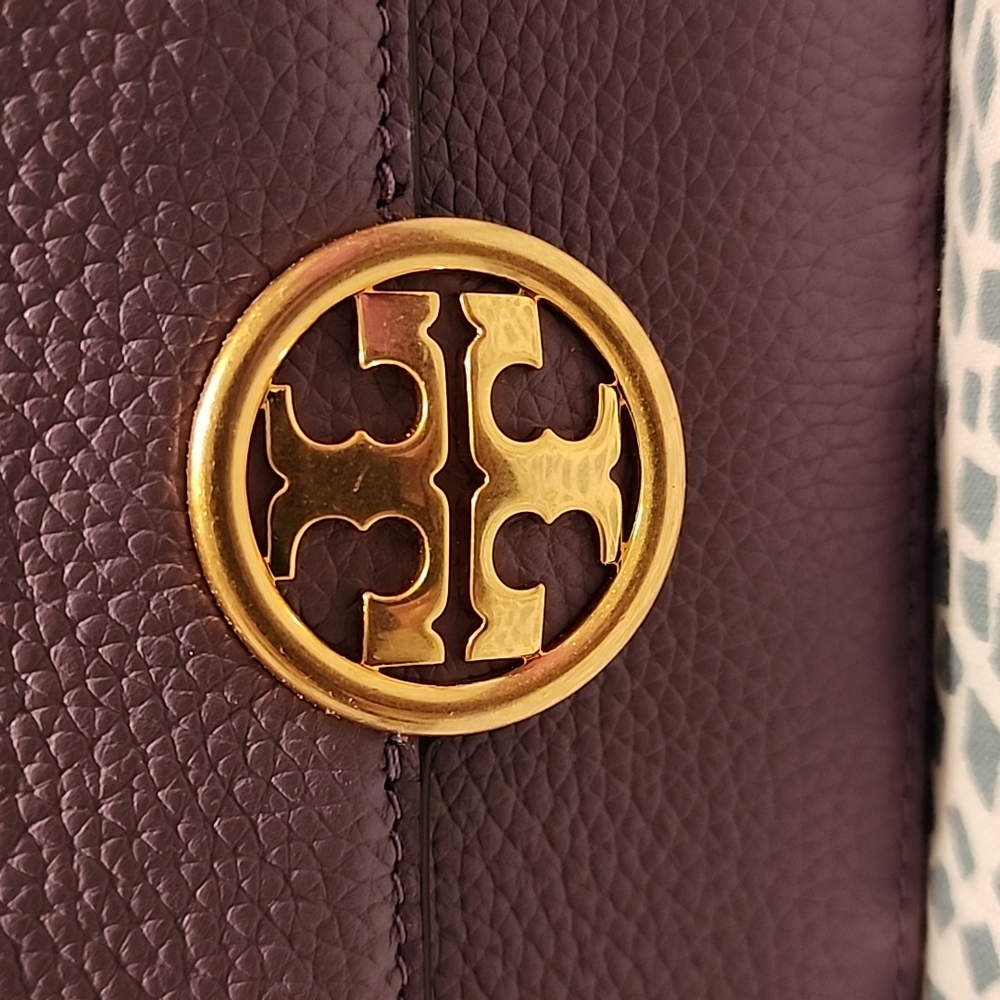 Tory Burch Olivia Pebbled Purple Leather Bag - Picture 4 of 9